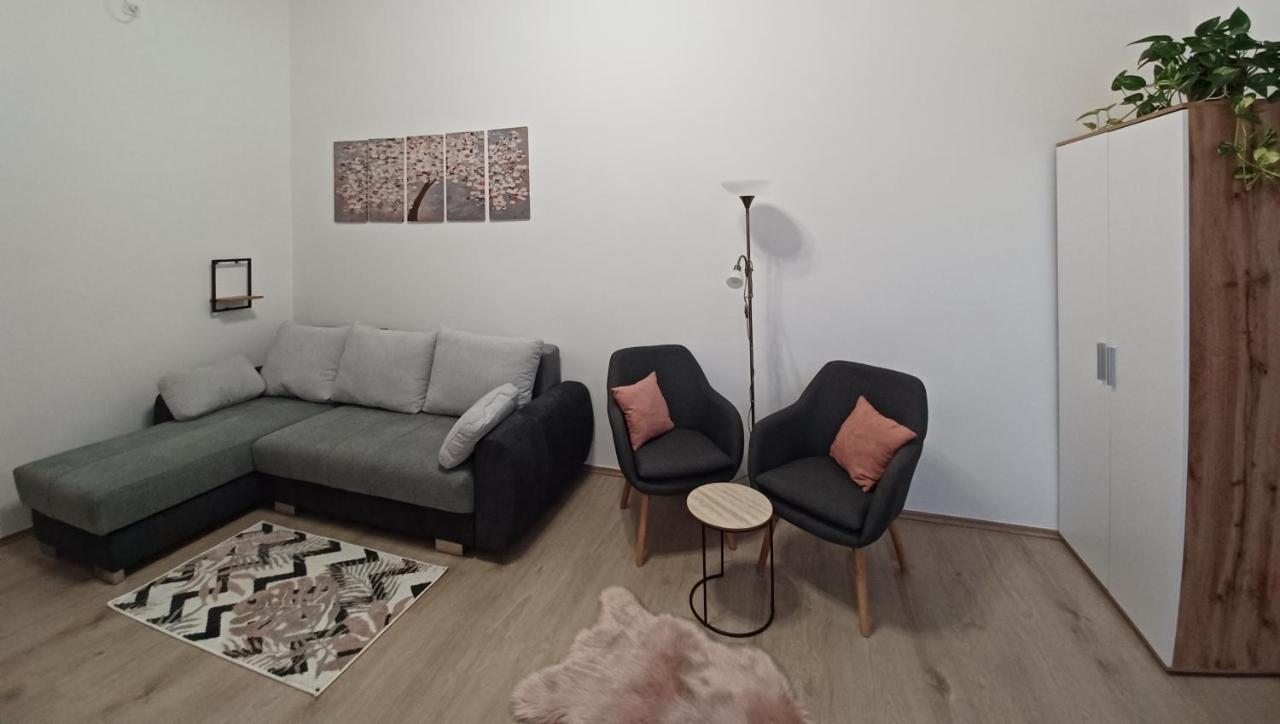 RÁD-VÁR Apartmanház Eger Exterior foto